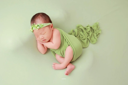 莘县八个月宝宝老是使劲